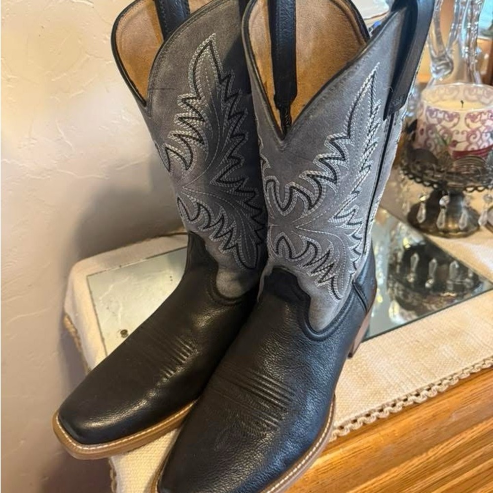 Ariat Black Foot with Gray Embroidered Shaft Western Boots